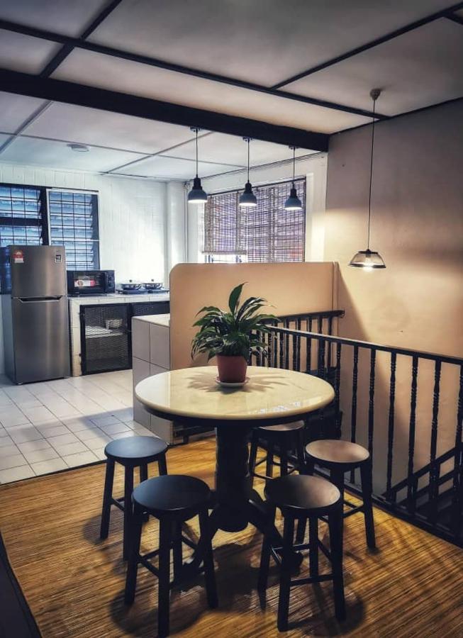 Treehouse Hostel クチン エクステリア 写真
