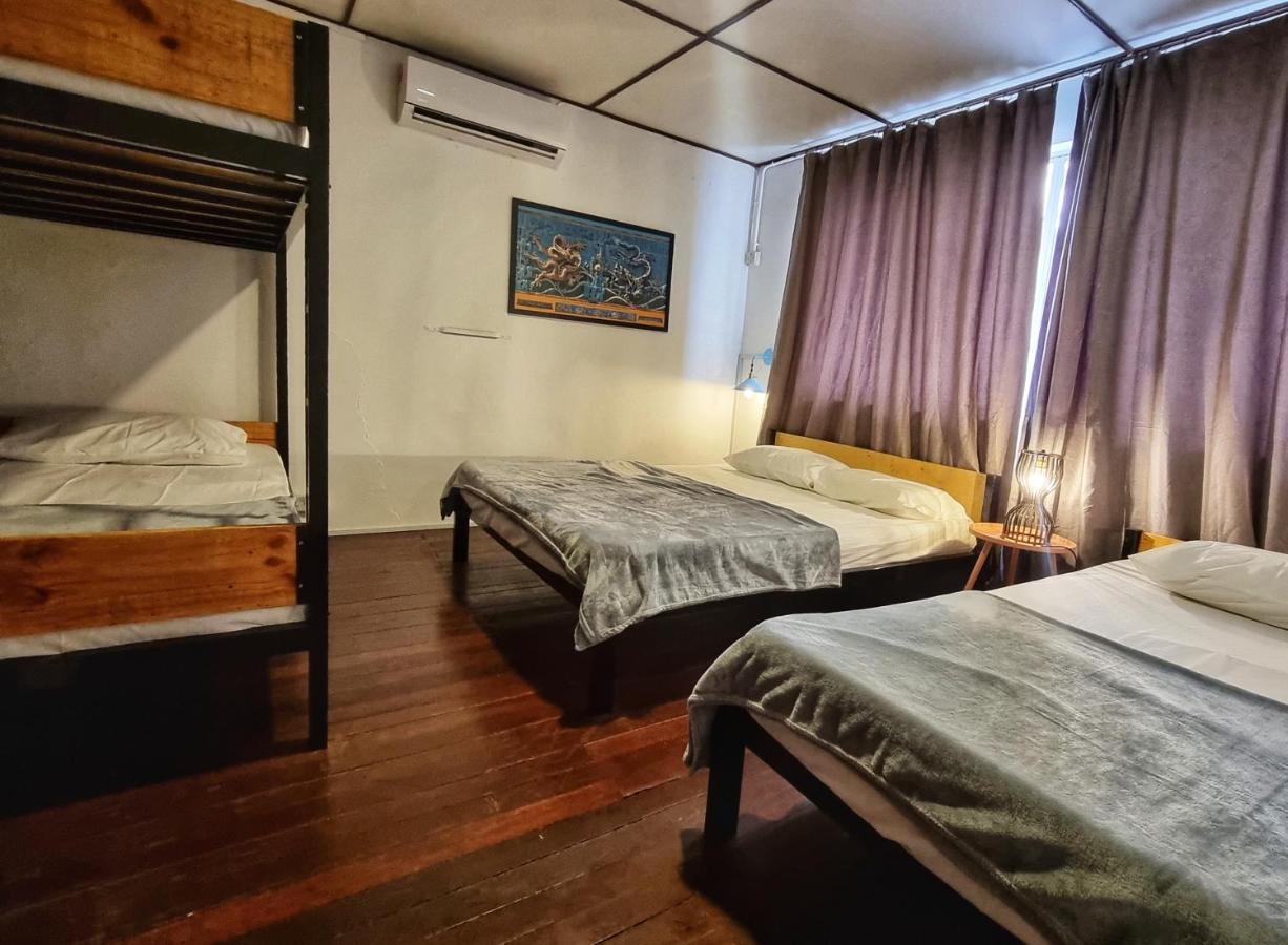 Treehouse Hostel クチン エクステリア 写真